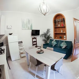  Apartment La Casa Di Madeleine Italien